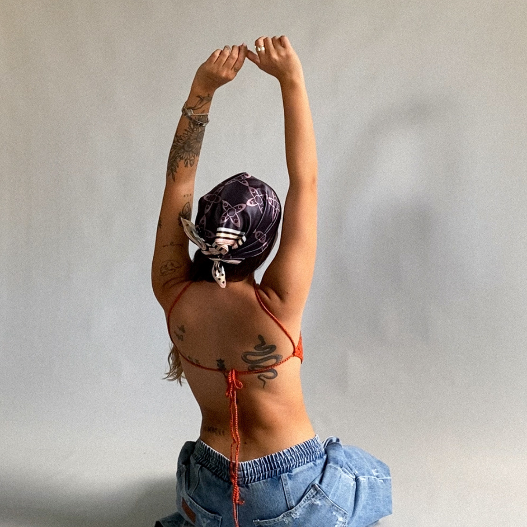 HALTER TOP
