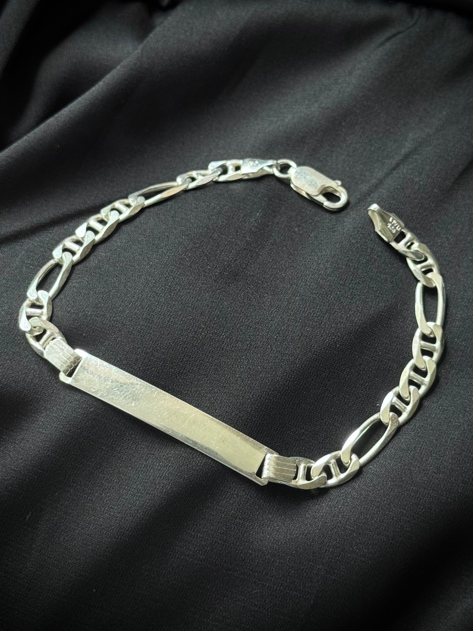 PULSO ESCLAVA FIGARO ESPECIAL 9.19gr / 21,5cm / Plata