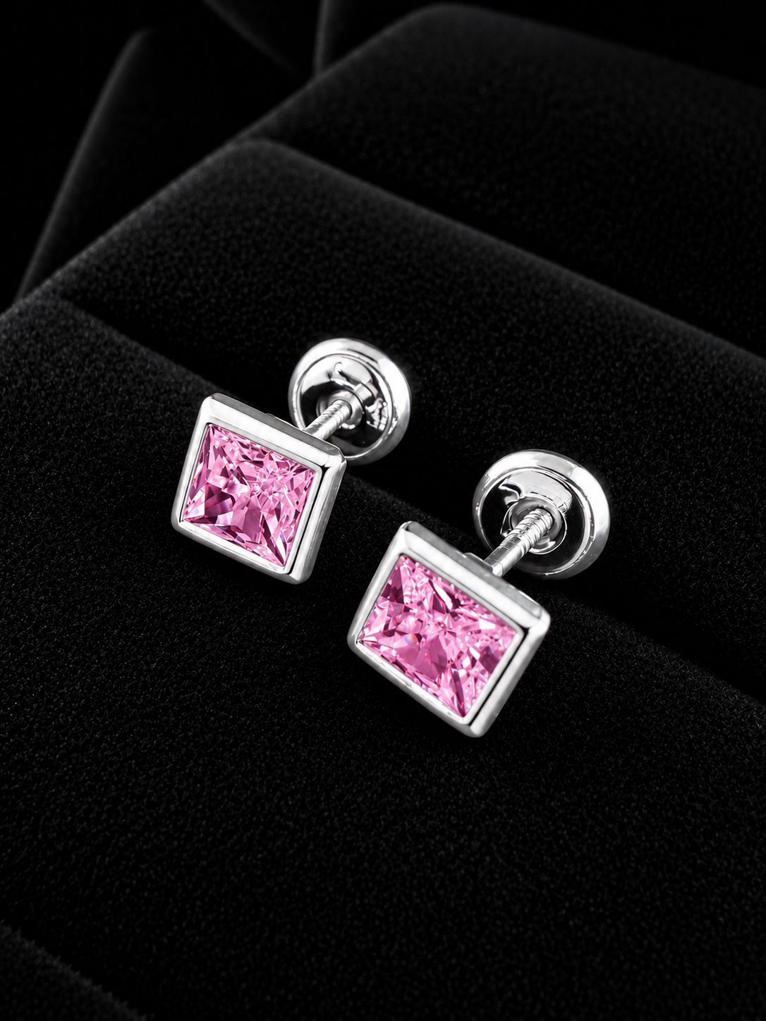 TOPOS CUADRADO ROSA 1.01gr / PLATA (Joya)