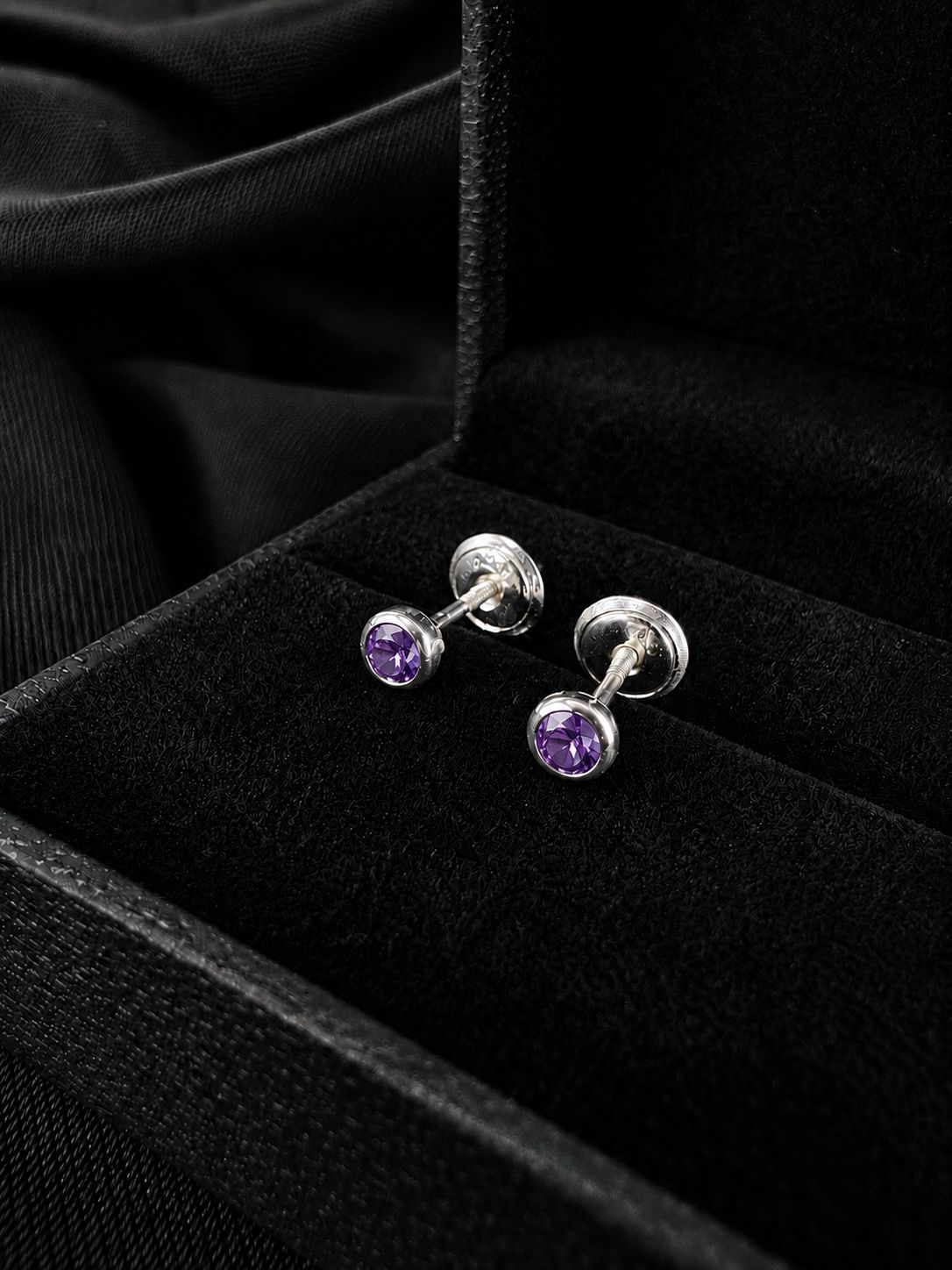 TOPOS REDONDO LILA 0.64gr / PLATA (Joya)