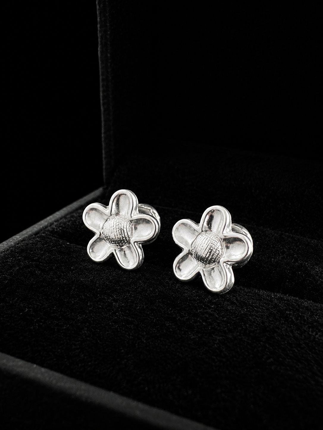 TOPOS FLOR 0.69gr / PLATA (Joya)