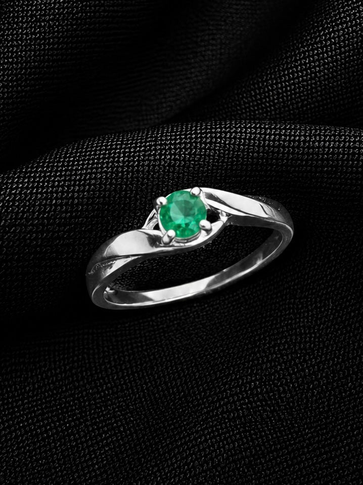 SOLITARIO VALENTINA ESMERALDA 1.58gr / TALLA 7 / PLATA (Joya)