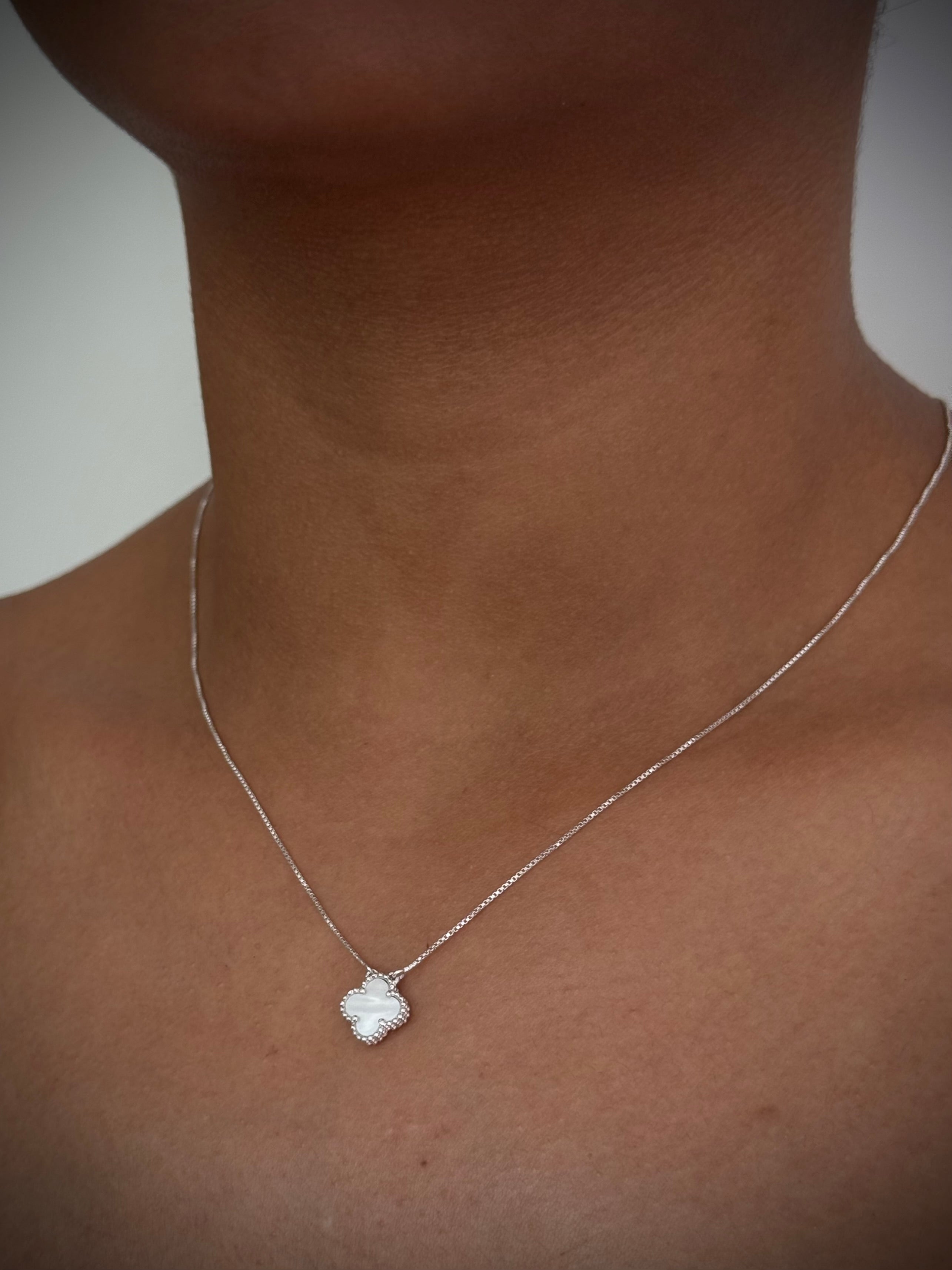 CADENA TREBOL PEQUENO BLANCO VENECIANA 1.75gr / 45cm / PLATA Esp.