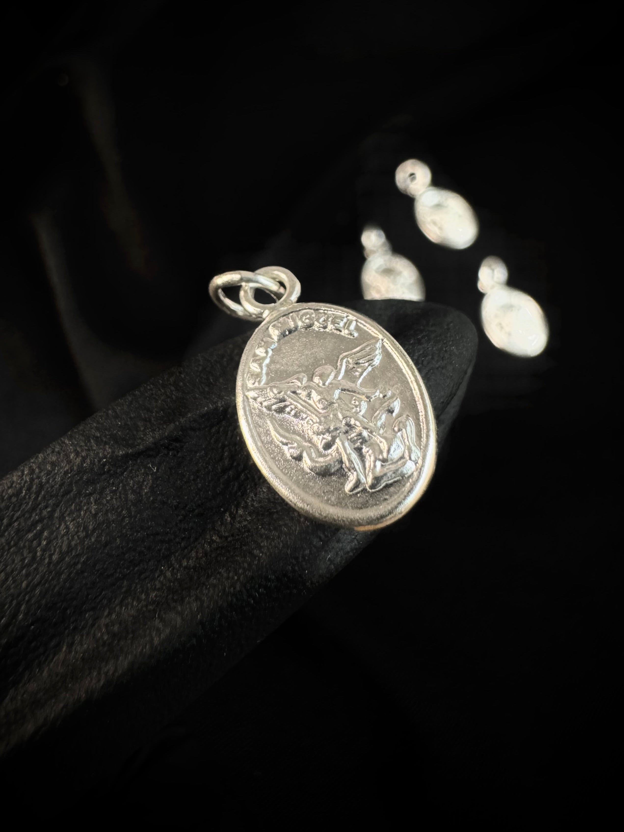 DIJE MEDALLA SAN MIGUEL 0.84gr / 1.32cm / PLATA