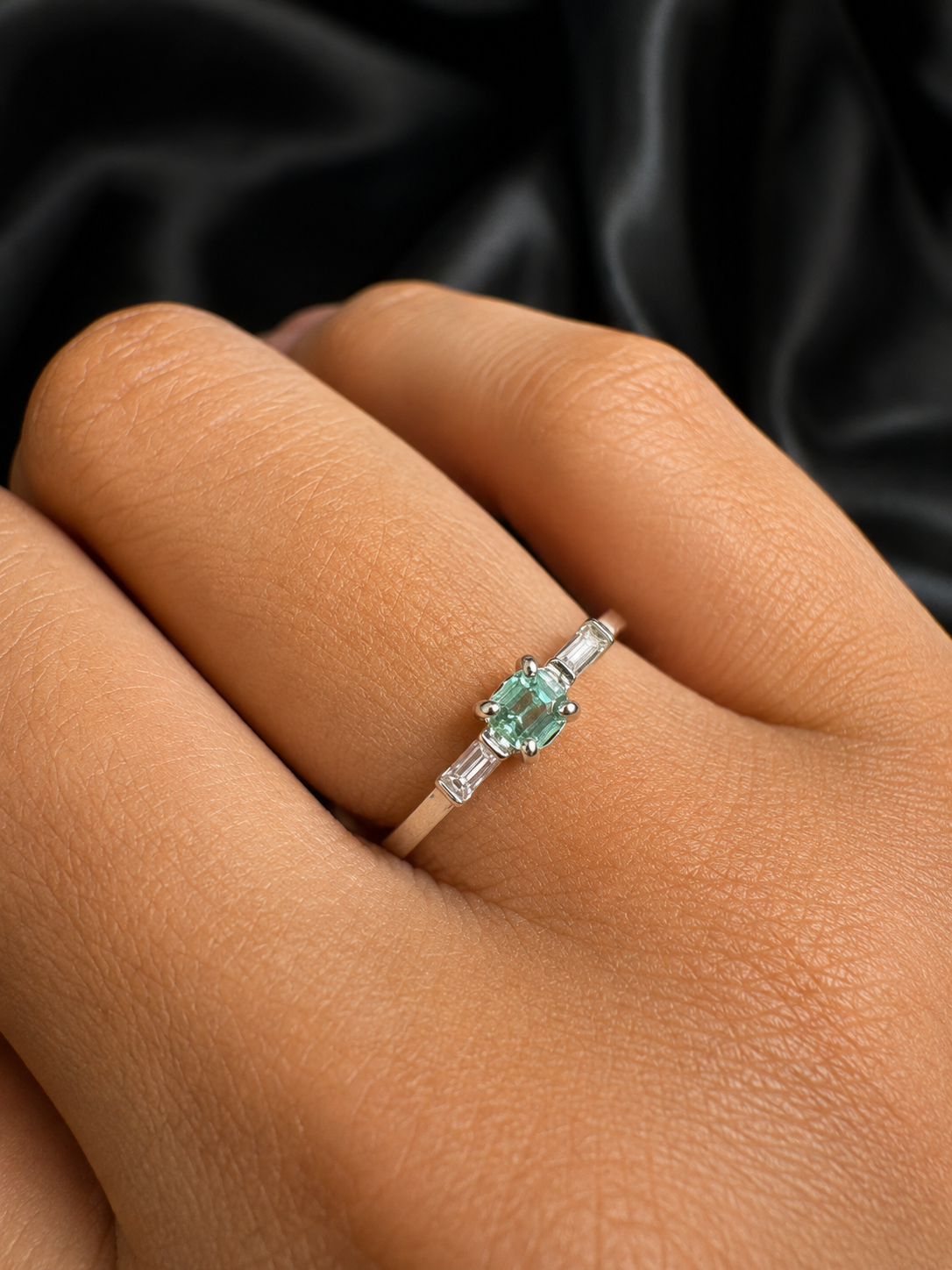 SOLITARIO SALOME ESMERALDA SWAROVSKI 1.6gr / TALLA 5 / PLATA (Joya)