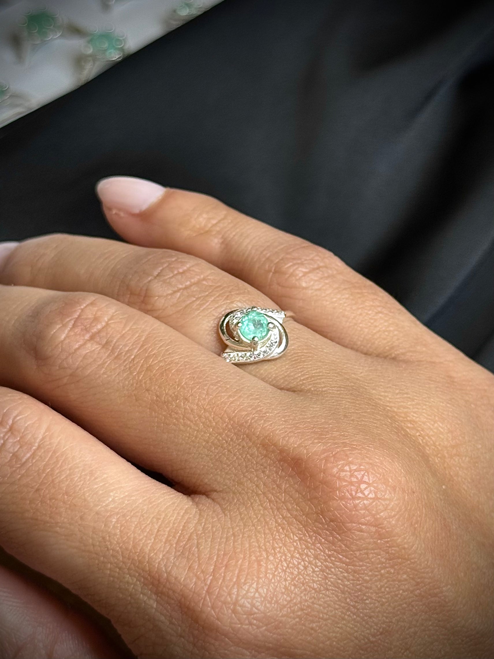 SOLITARIO JASMIN ESMERALDA 1.6gr / TALLA 4 3/4 / Plata (Joya)