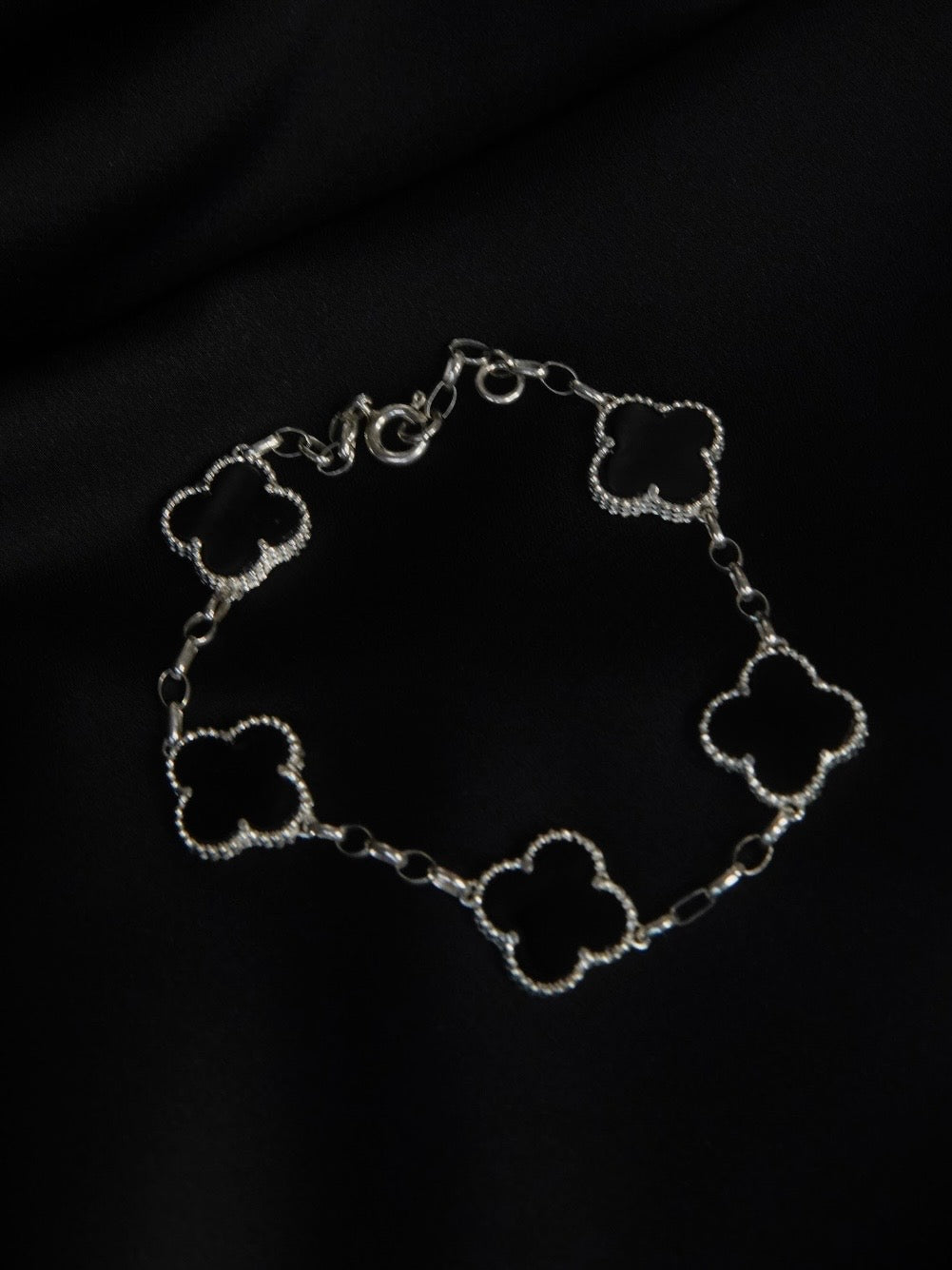 PULSO TREBOL GRANDE NEGRO 19.5 CM AJUSTABLE A 18CM 7.1gr / 19.5cm / Plata Esp.