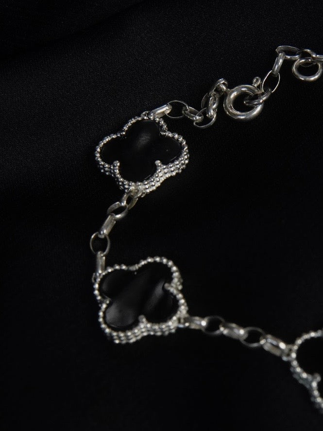 PULSO TREBOL GRANDE NEGRO 19.5 CM AJUSTABLE A 18CM 7.1gr / 19.5cm / Plata Esp.