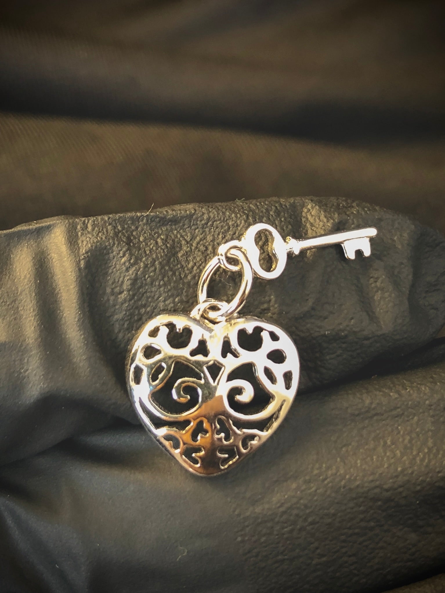DIJE CORAZON CON LLAVE 1,6CM