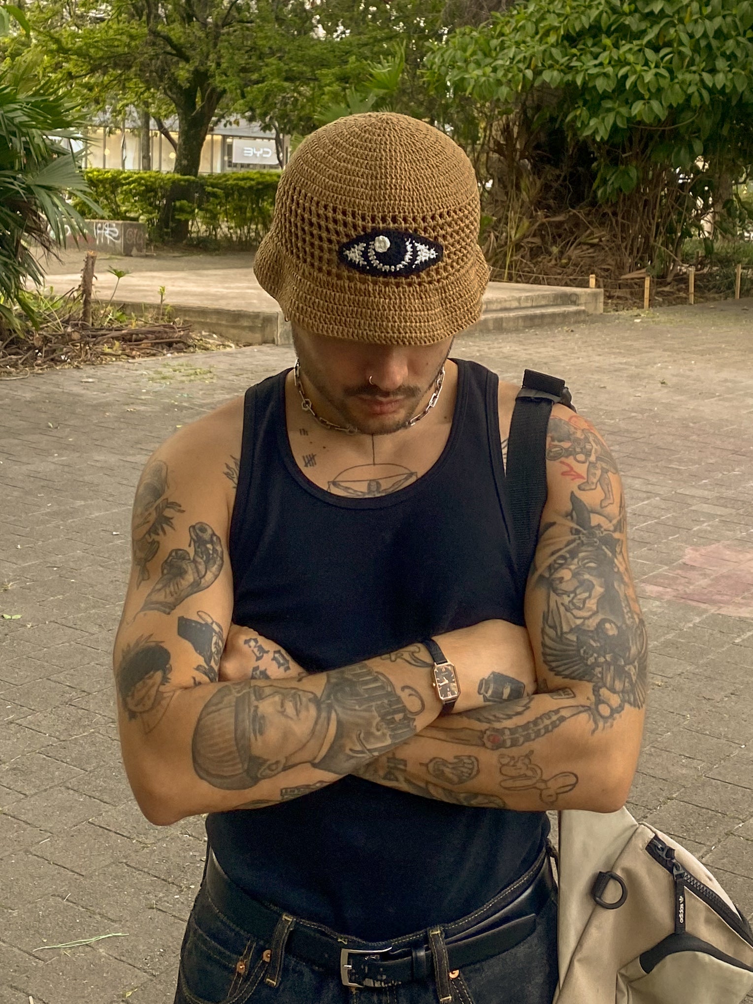 BUCKET HAT
