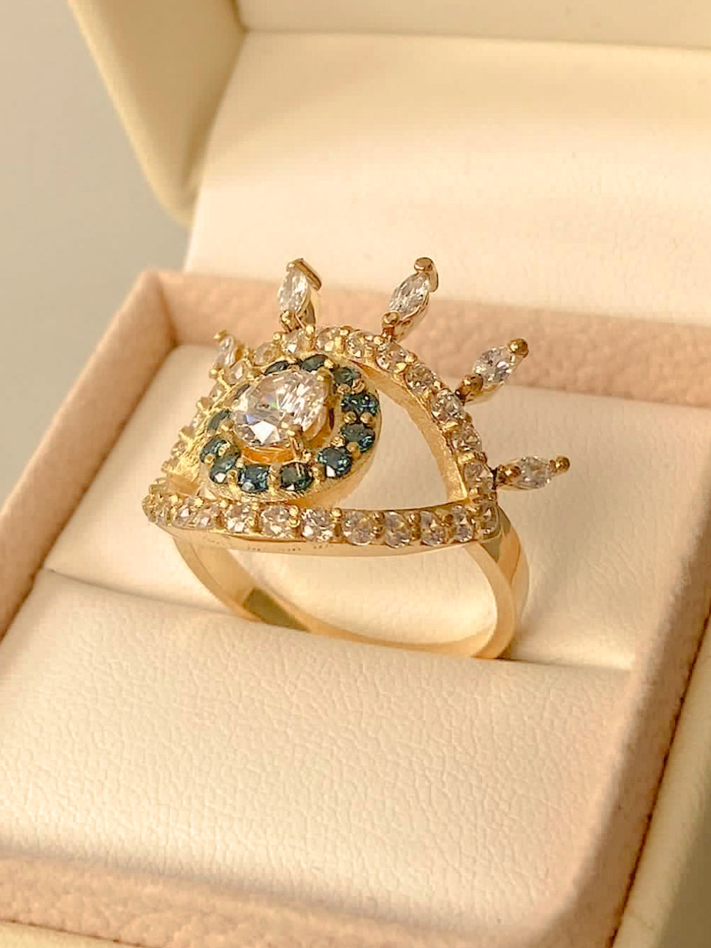 ANILLO SOL NACIENTE 1 CTS MOISSANITAS / ORO AMARILLO 7GR