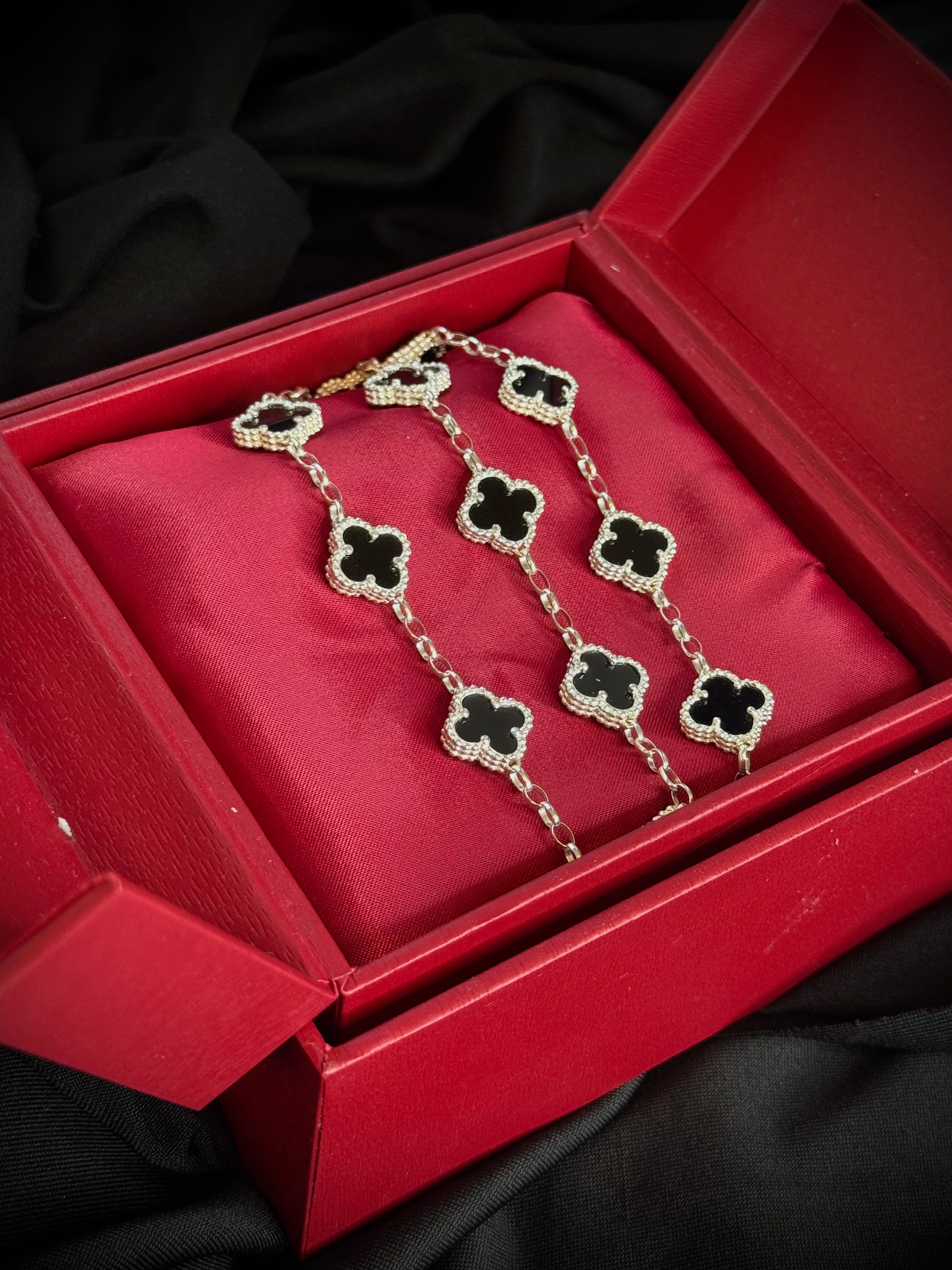 PULSO Trebol negro 8.2gr / 19cm / PLATA Esp. Esp.