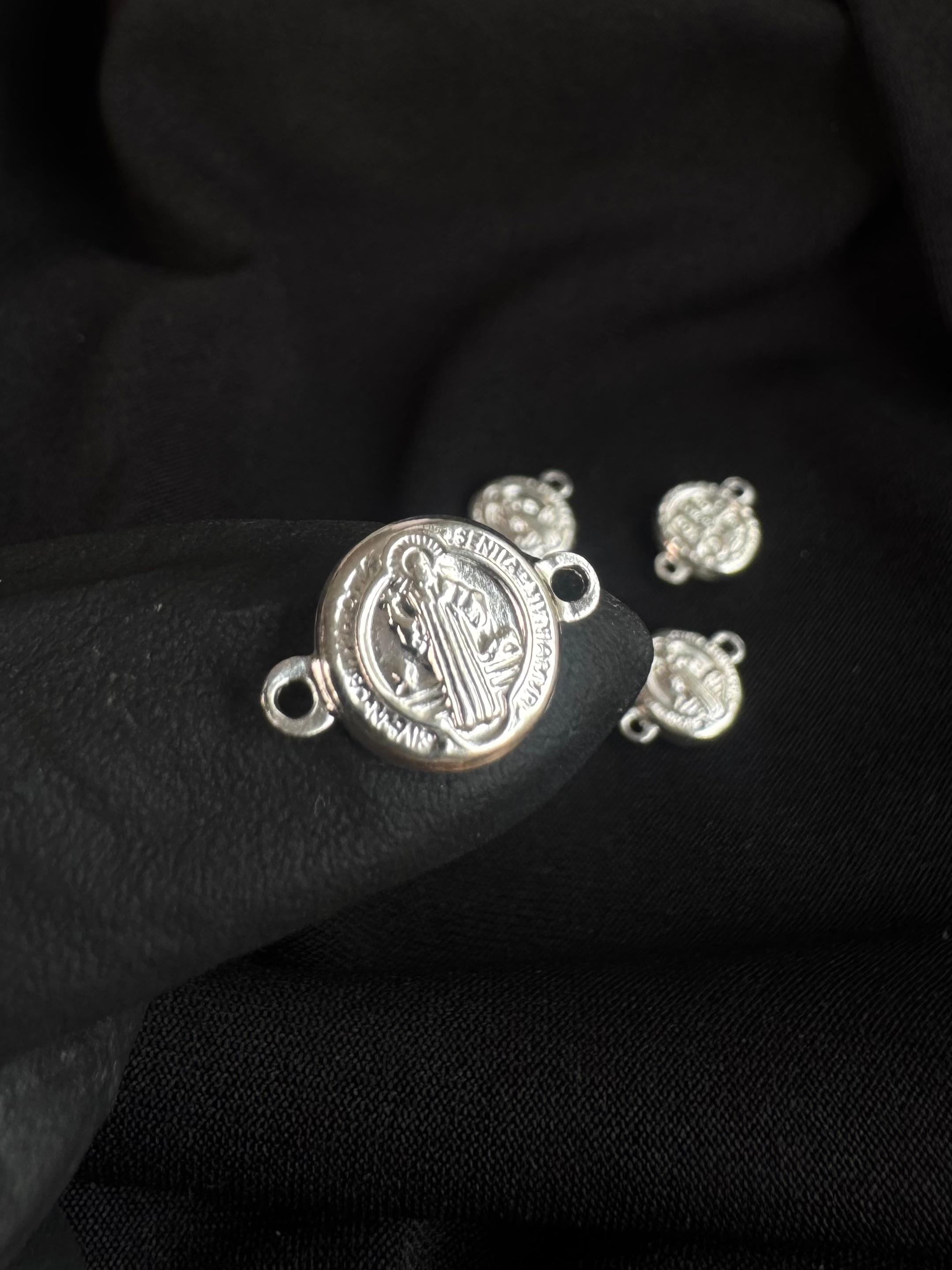 HERRAJE SAN BENITO 0.56gr / 0.9cm / PLATA