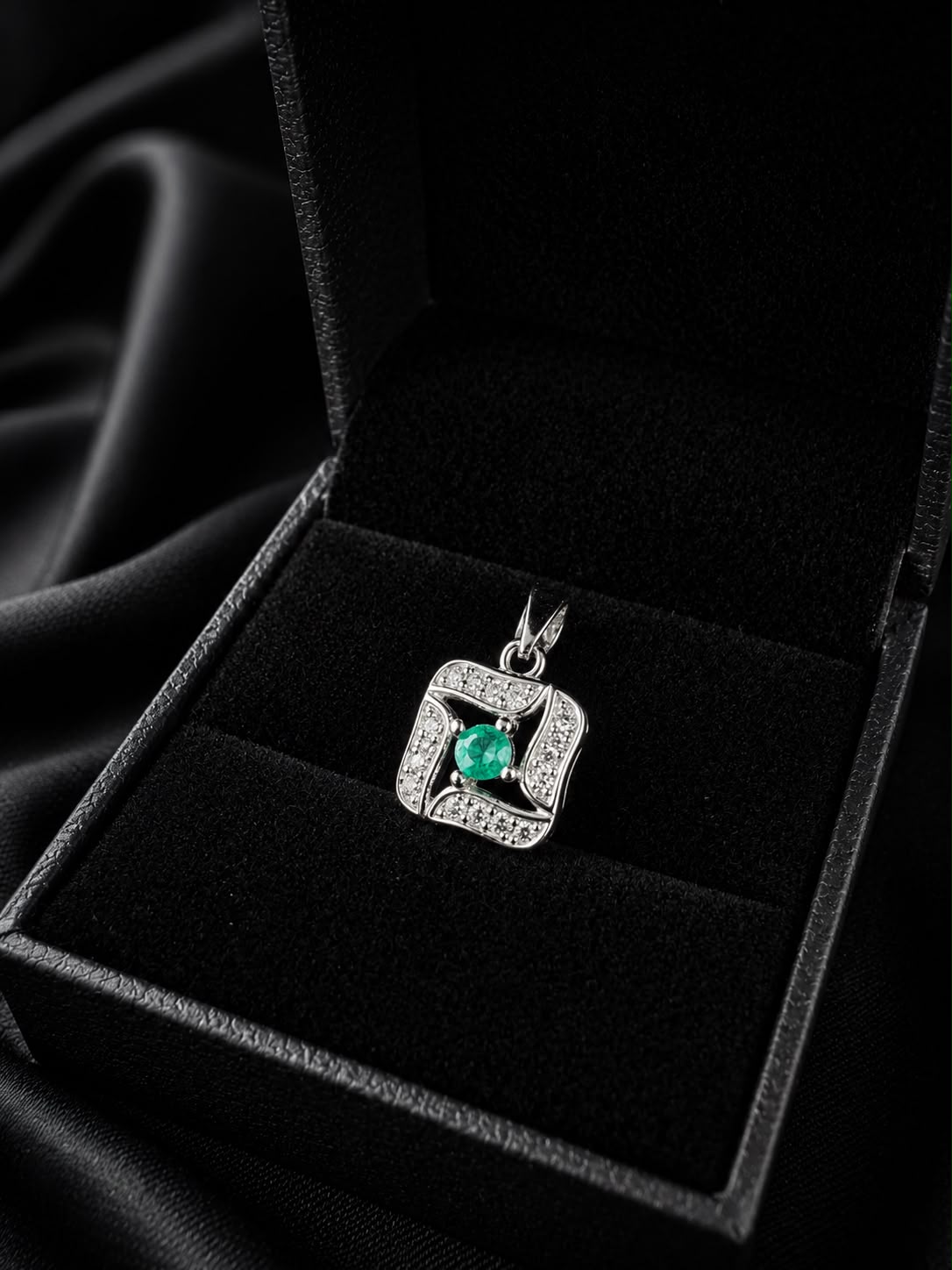 SET AURA ESMERALDA 4.29gr / PLATA (Joya)