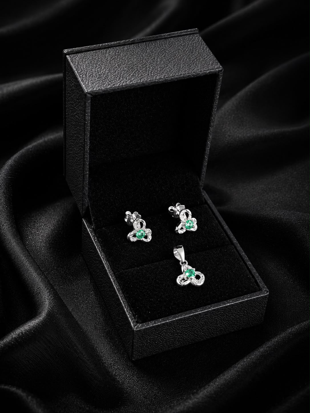 SET TRIADA ESMERALDA 2.17gr / PLATA (Joya)
