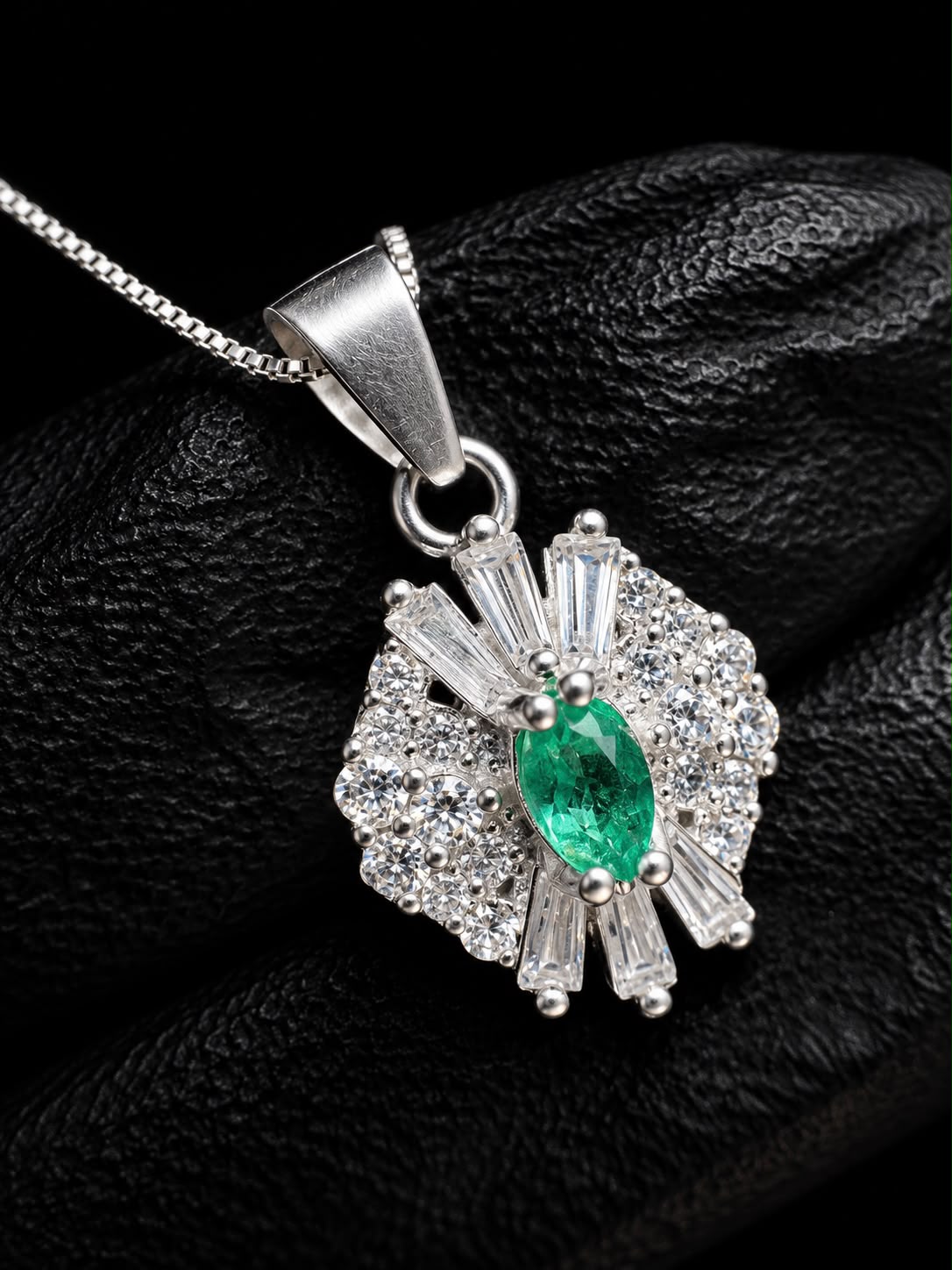 CADENA ABANICO ESMERALDA 2.1gr / 40cm / PLATA (Joya)