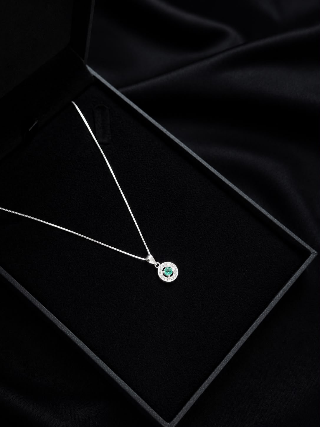 CADENA HALO ESMERALDA 2.41gr / 40cm / PLATA (Joya)