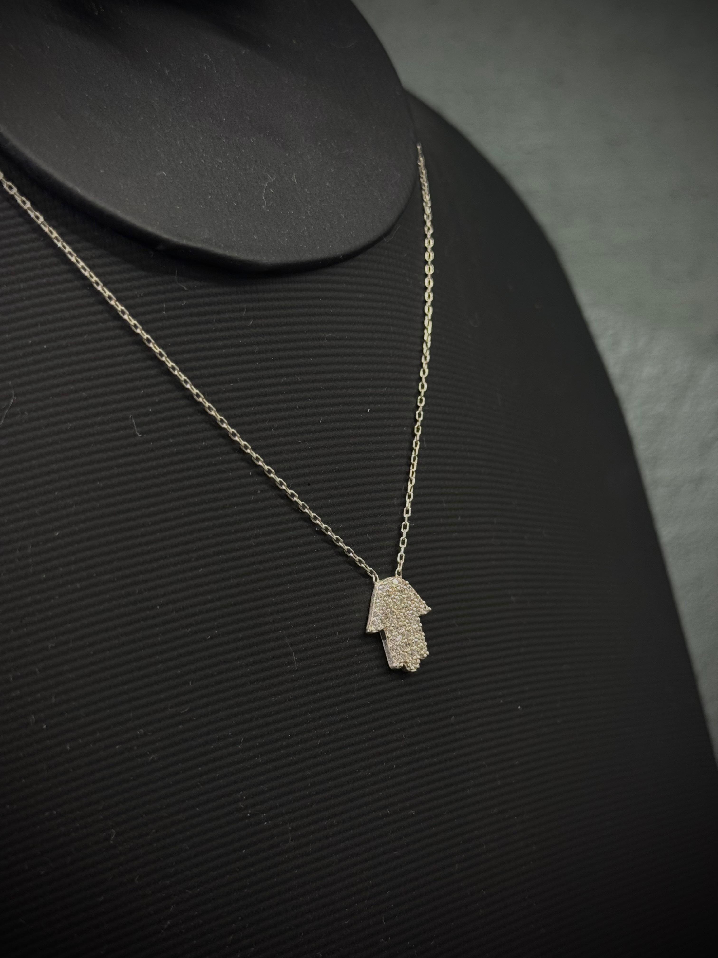 CADENA CON DIJE MANO HAMSA