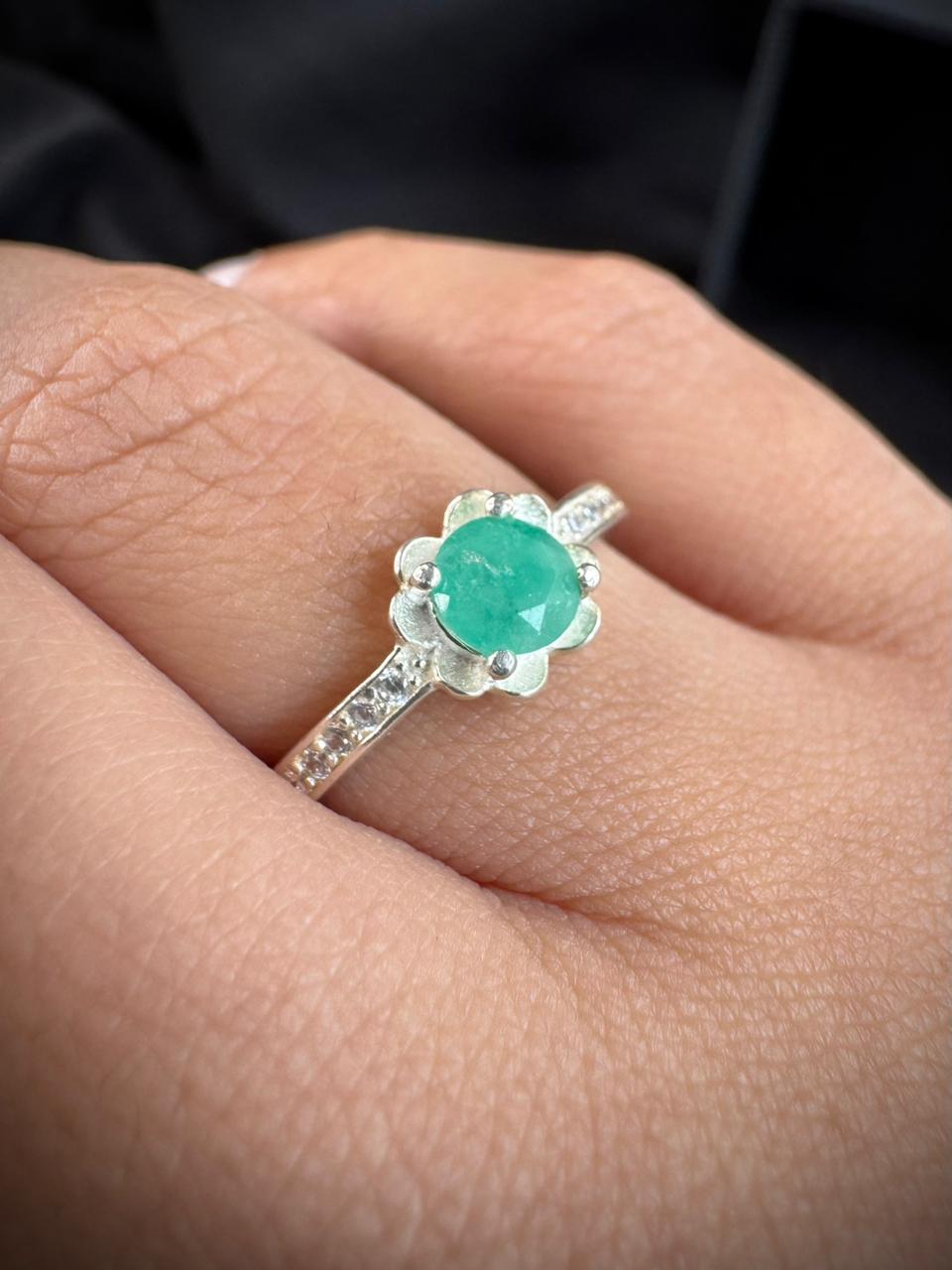 SOLITARIO HALEY ESMERALDA 1.81gr / TALLA 6 / PLATA (Joya)