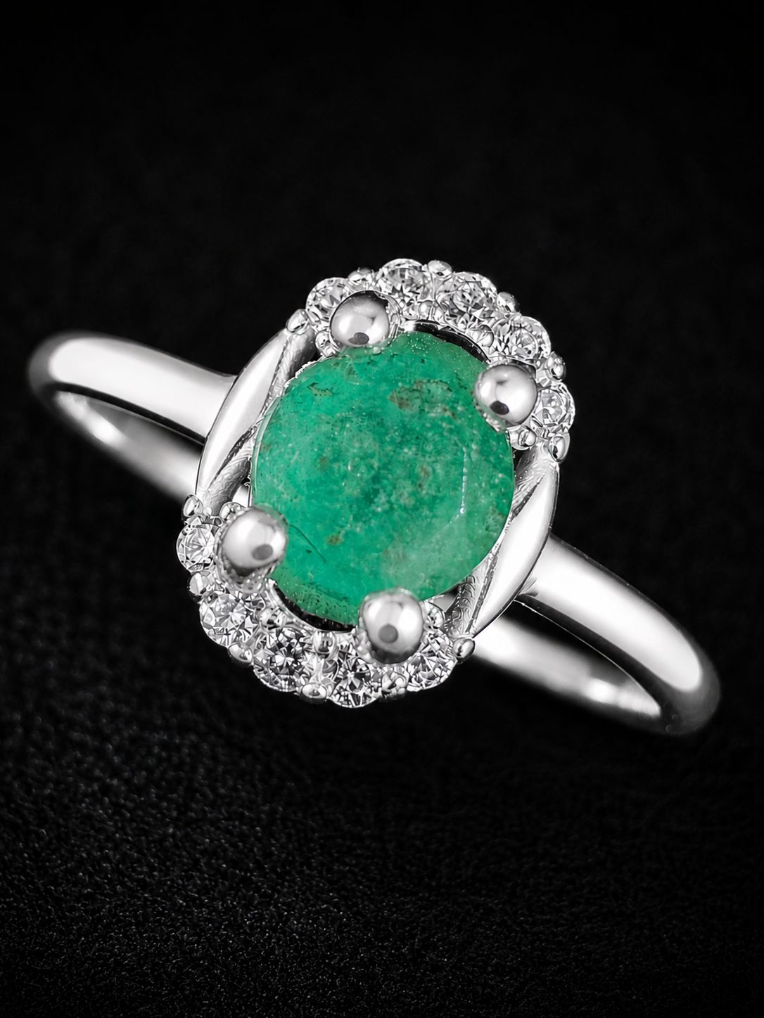 SOLITARIO DARA ESMERALDA 1.05gr / TALLA 6 1/2 / PLATA (Joya)
