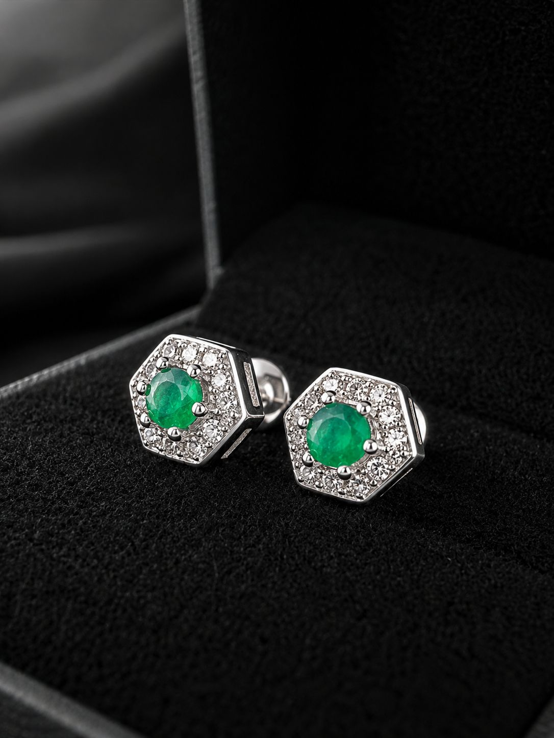 TOPOS HEXÁGONO ESMERALDA SWAROVSKI 1.37gr / PLATA (Joya)