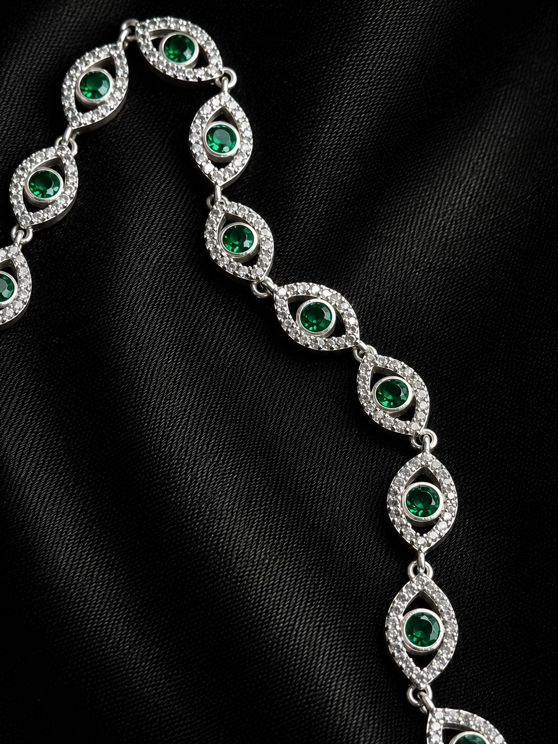 PULSO AJNA SWAROVSKI VERDE 10.99gr / 19cm / PLATA Esp. Esp.