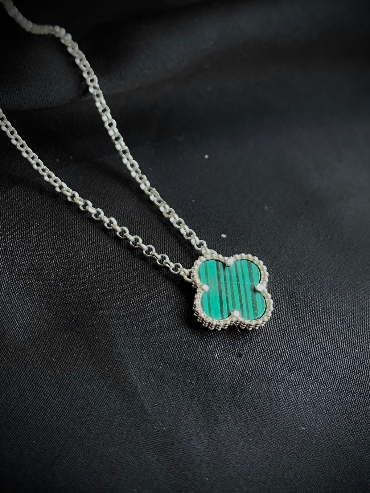 CADENA ROLÓN TRÉBOL 50CM PLATA