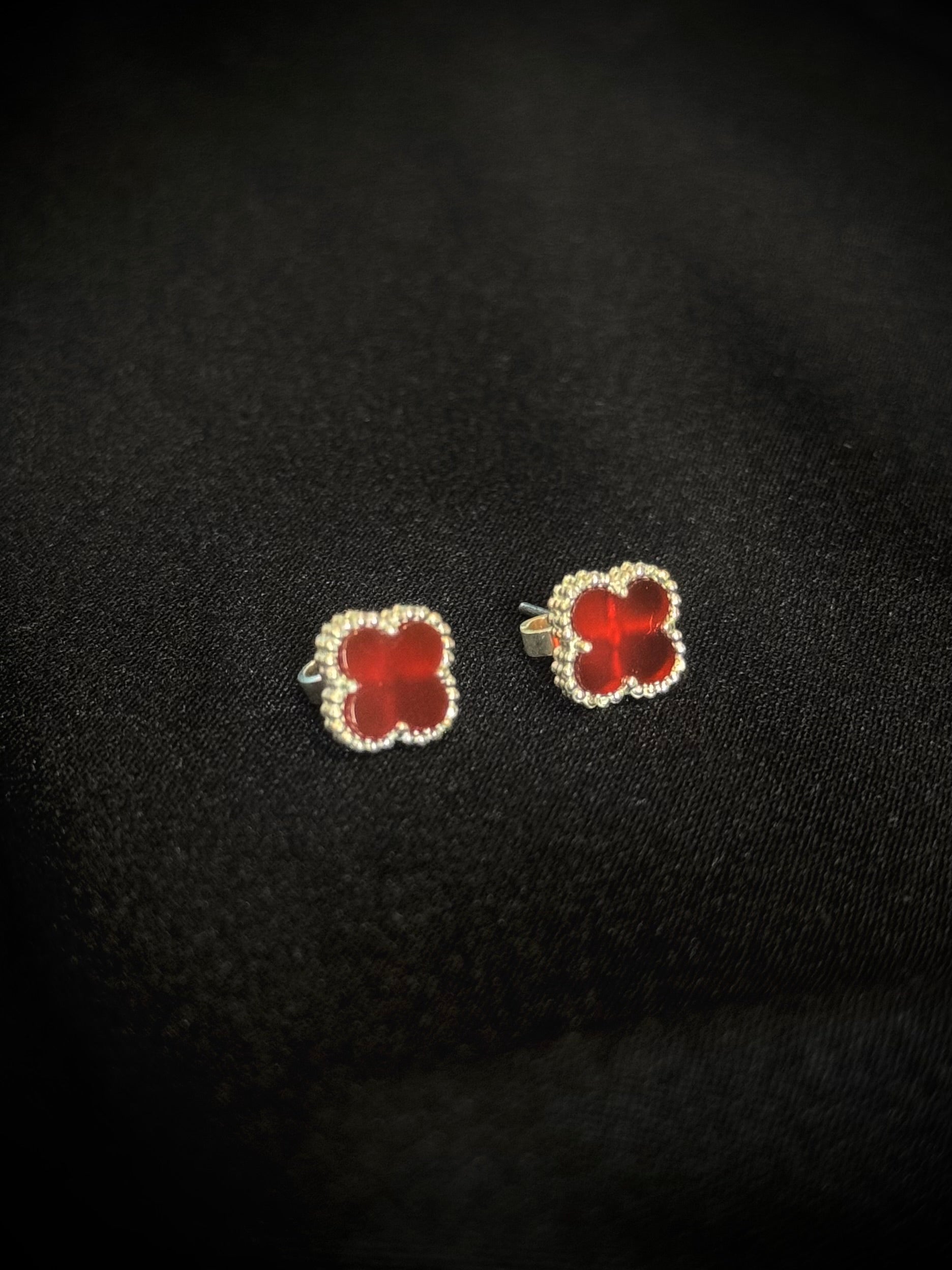 TOPOS Trebol Rojo 1.99gr / 1cm / PLATA Esp. Esp.