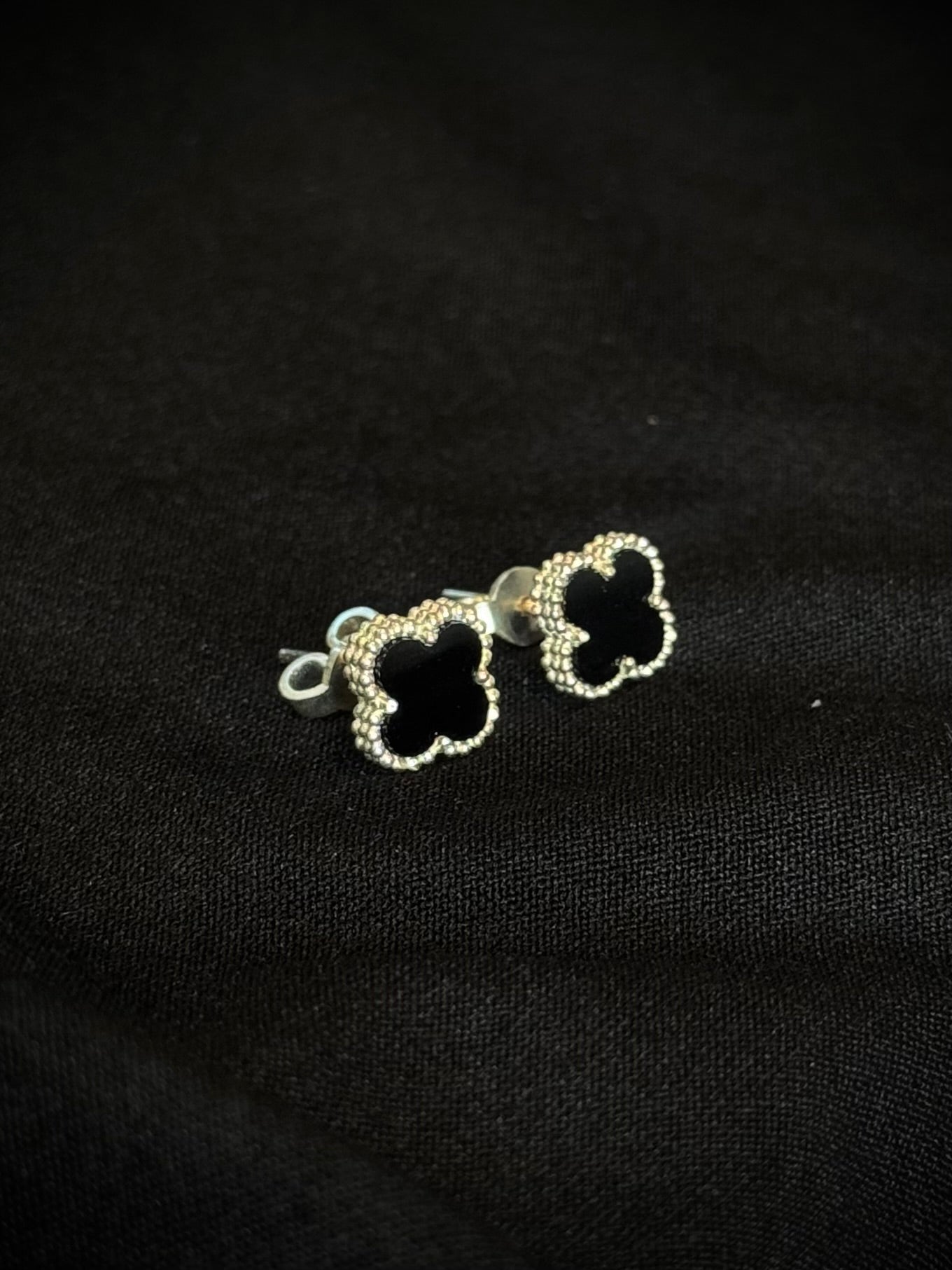 TOPOS Trebol negro 2gr / 1cm / PLATA Esp. Esp.