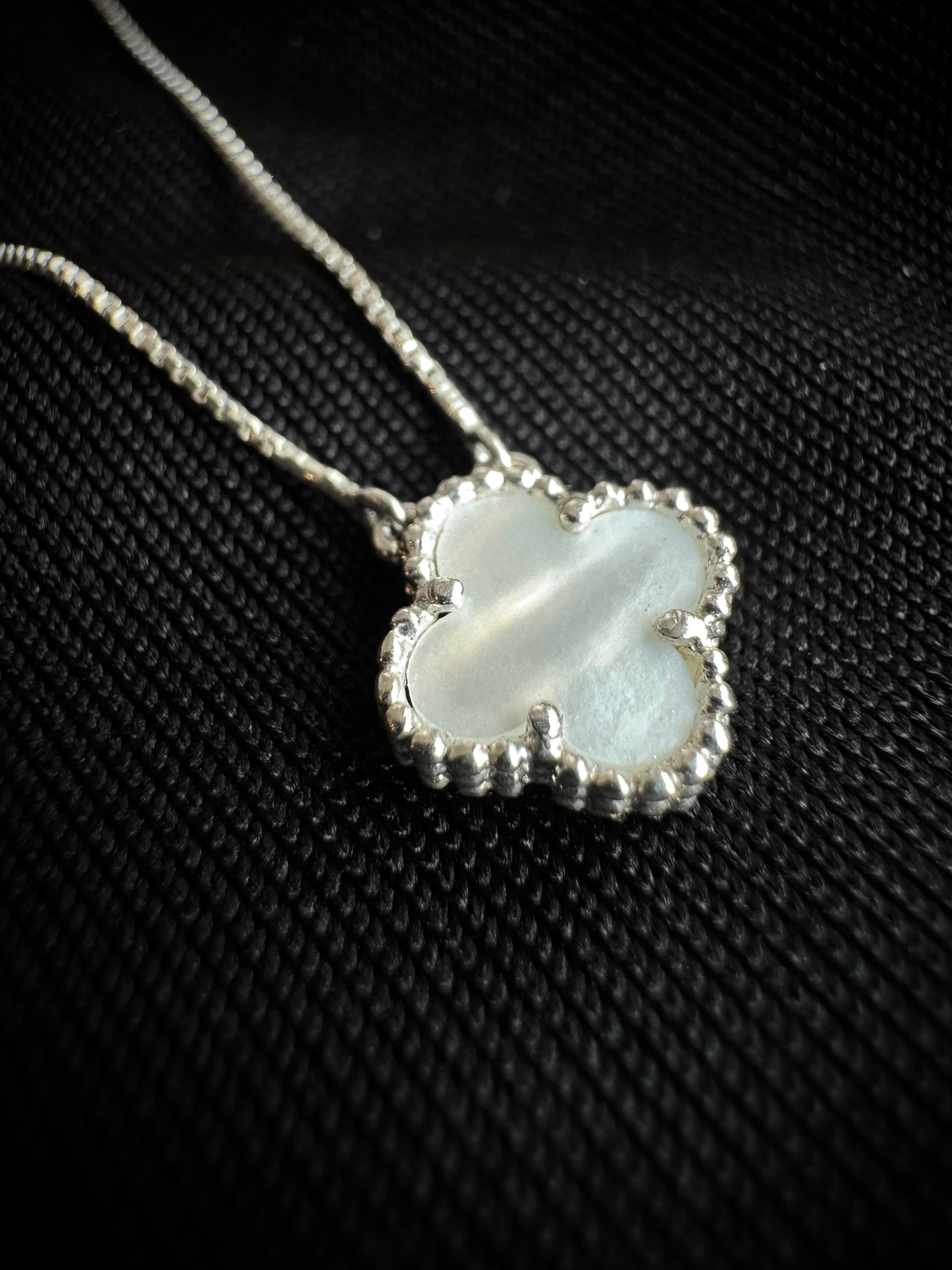 CADENA TREBOL PEQUENO BLANCO VENECIANA 1.75gr / 45cm / PLATA Esp.