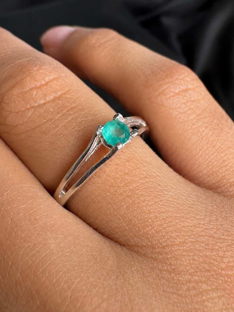 SOLITARIO ALLEGRA ESMERALDA 1.82gr / TALLA 7 / PLATA (Joya)