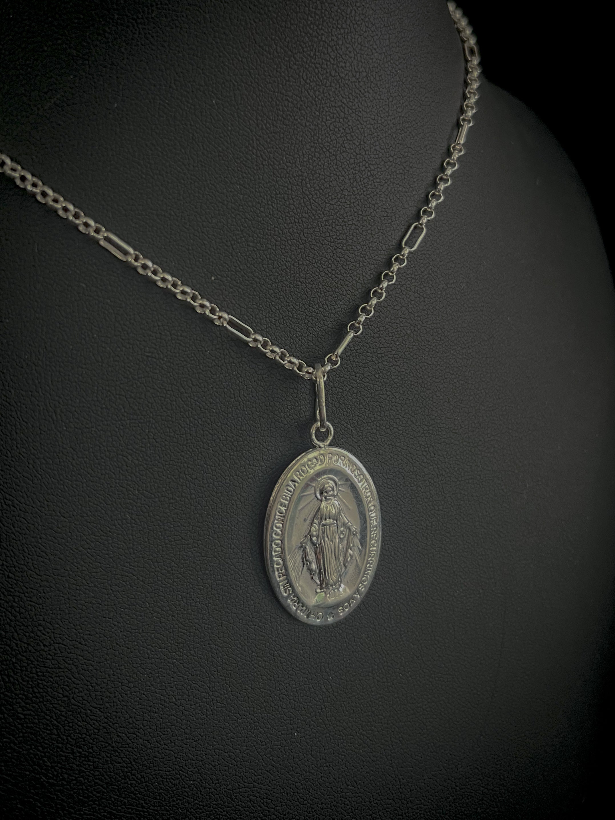 DIJE MEDALLA VIRGEN MILAGROSA