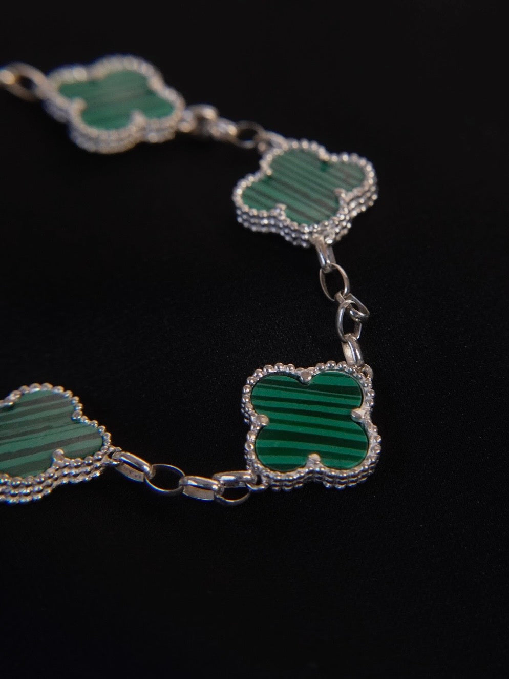 PULSO TREBOL GRANDE VERDE 19.5 CM AJUSTABLE A 18CM 6.73gr / 19.5cm / Plata Esp.