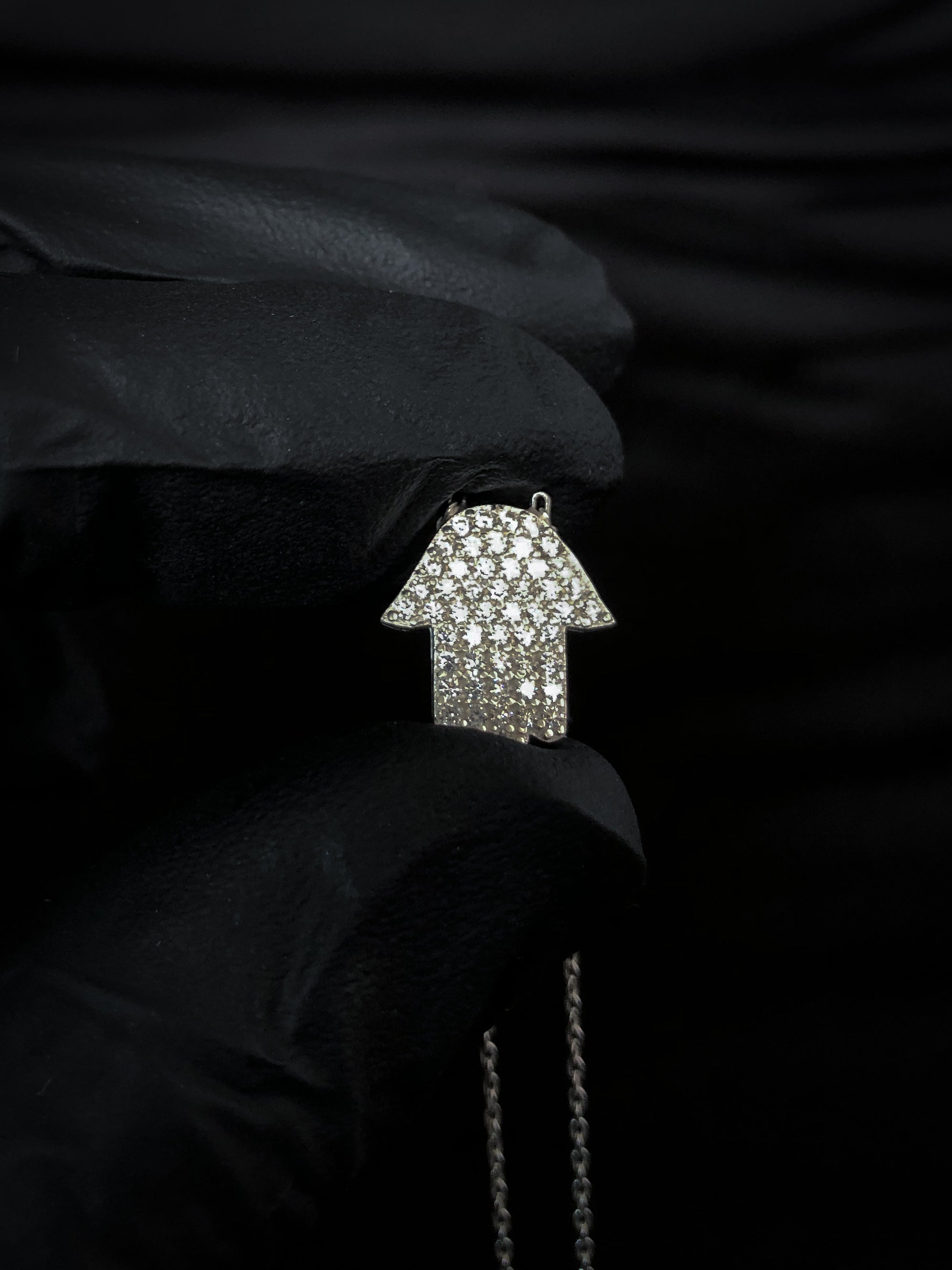 CADENA CON DIJE MANO HAMSA