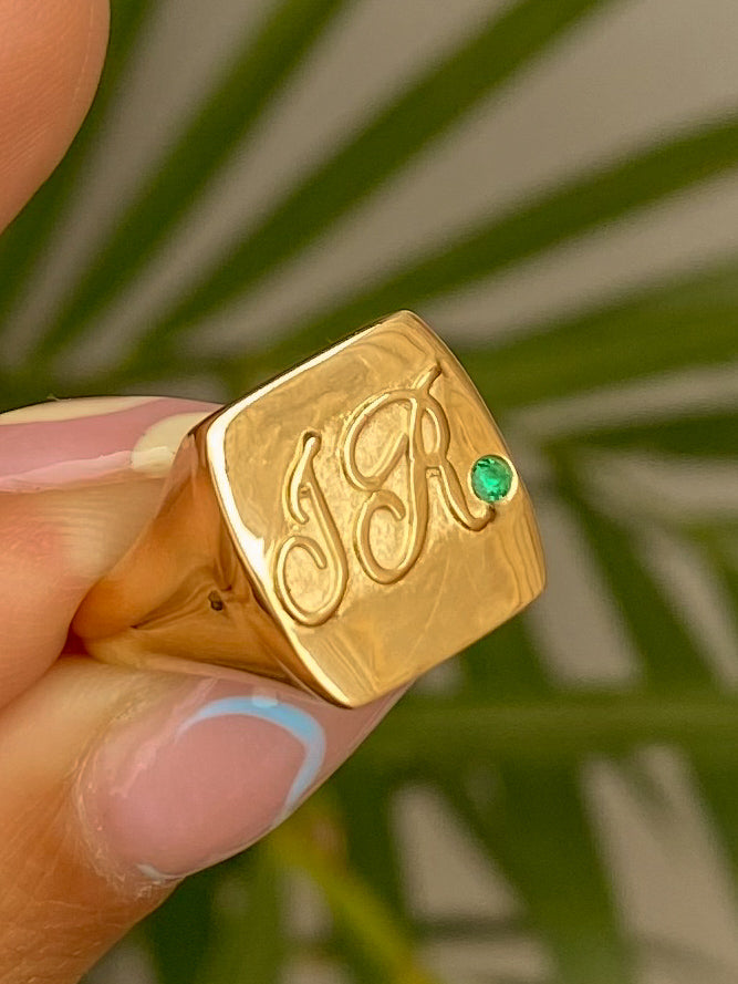 ANILLO INICIALES 0,3 CTS ESMERALDAS / ORO AMARILLO 10GR