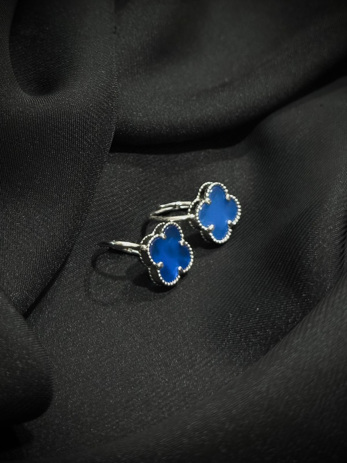 PENDIENTES TREBOL AZUL