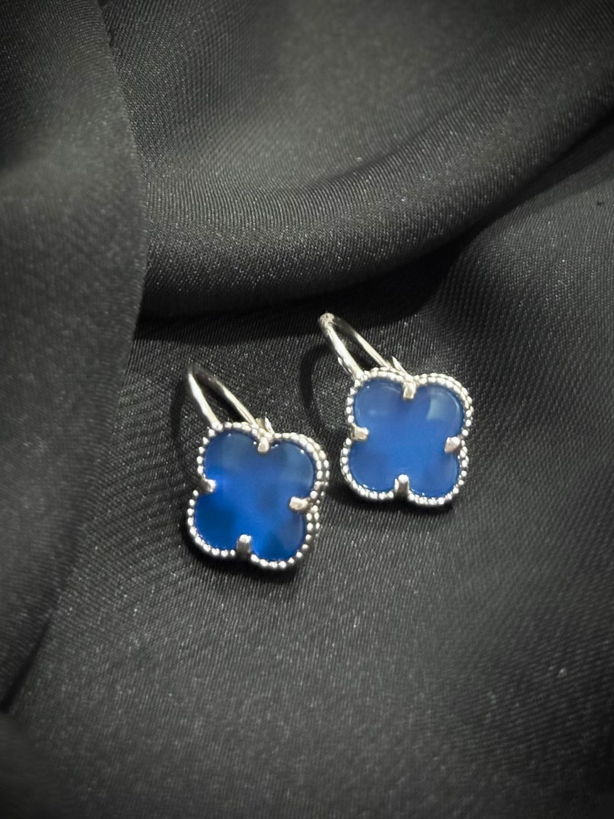 PENDIENTES TREBOL AZUL