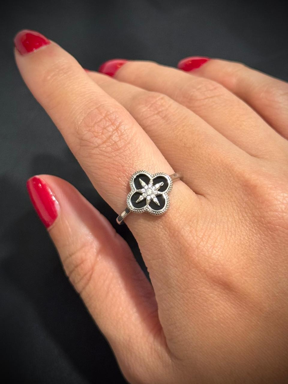 ANILLO LUXURY TREBOL NEGRO
