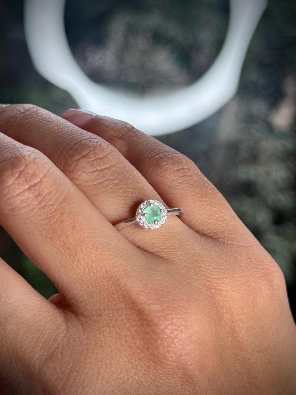 SOLITARIO AMARA ESMERALDA SWAROVSKI 1.46gr / TALLA 8 / PLATA (Joya)