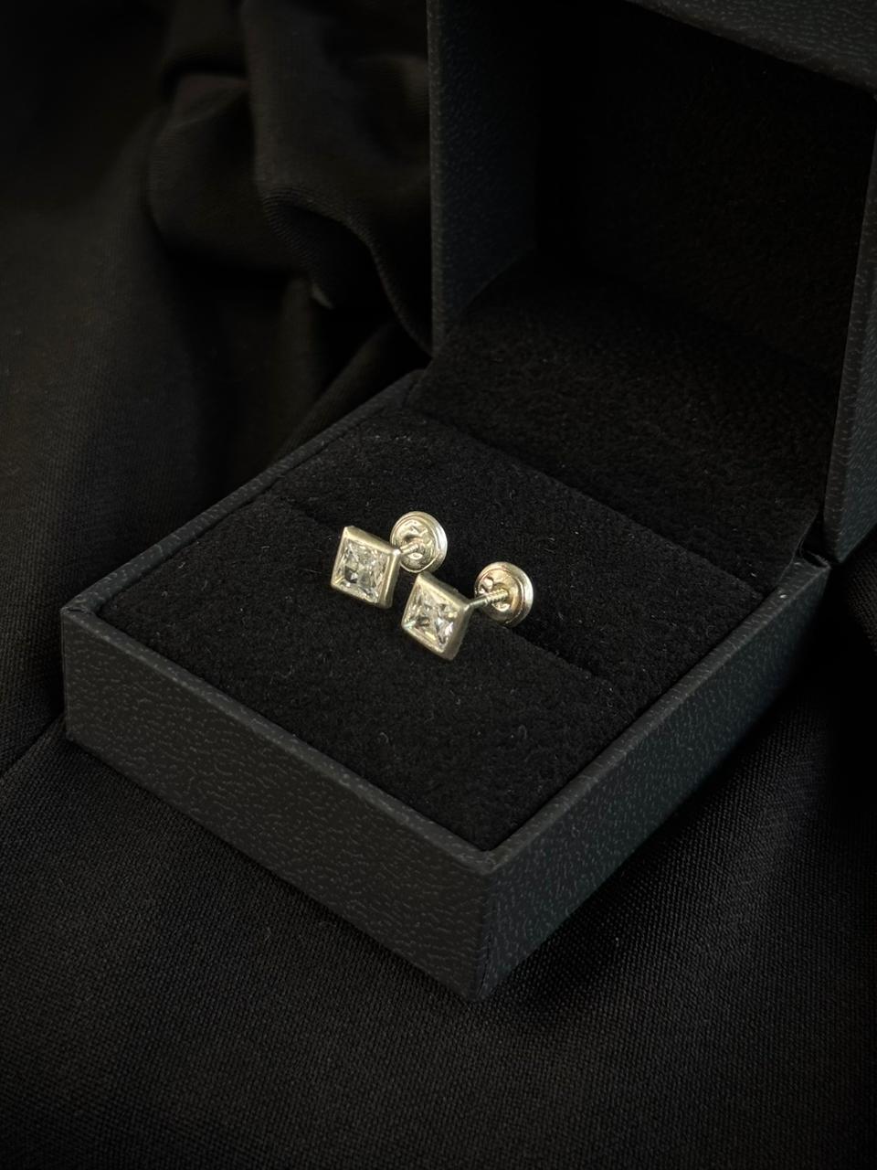 TOPOS CUADRADO BLANCO 0.96gr / PLATA (Joya)