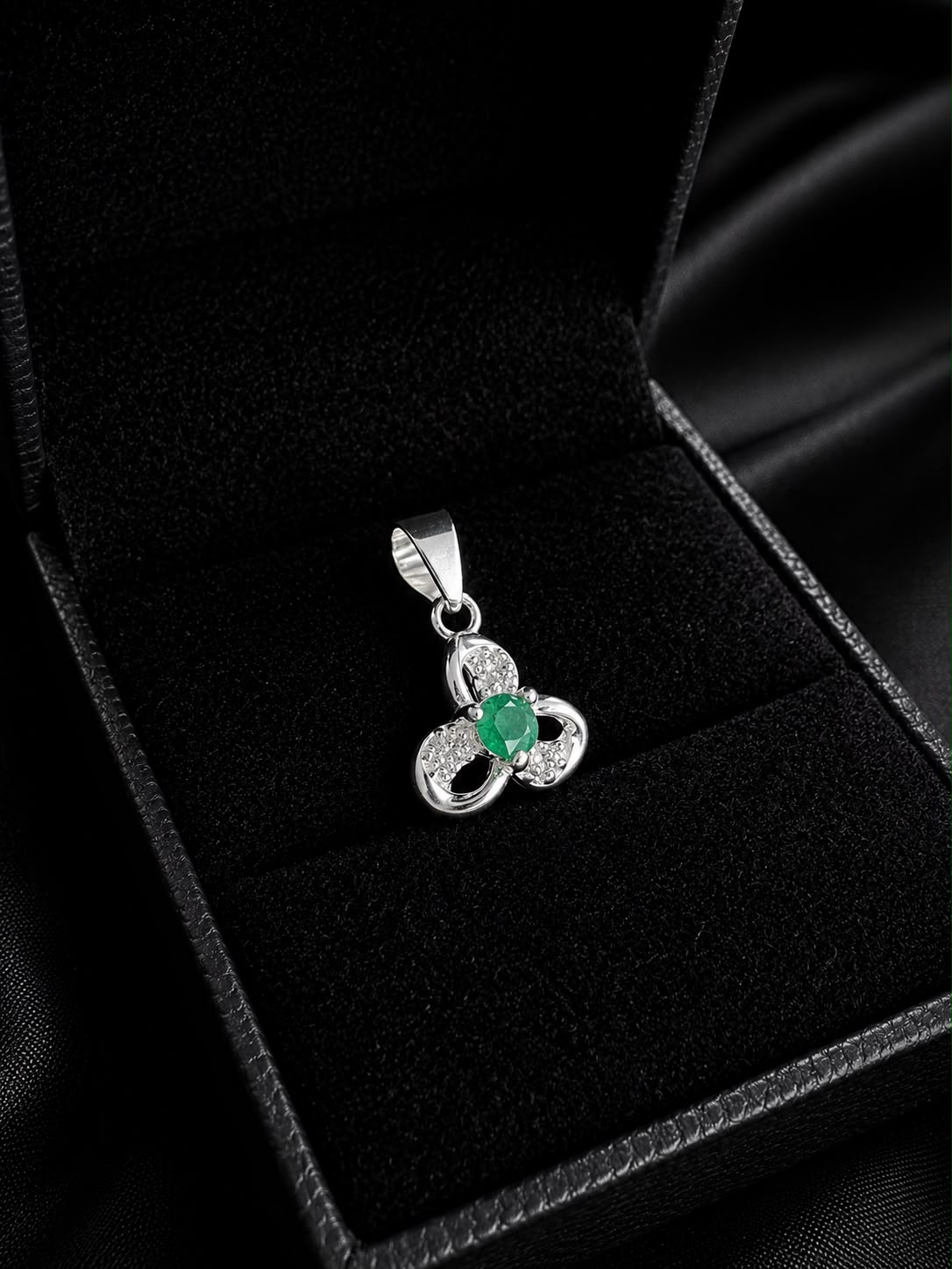 SET TRIADA ESMERALDA 2.17gr / PLATA (Joya)