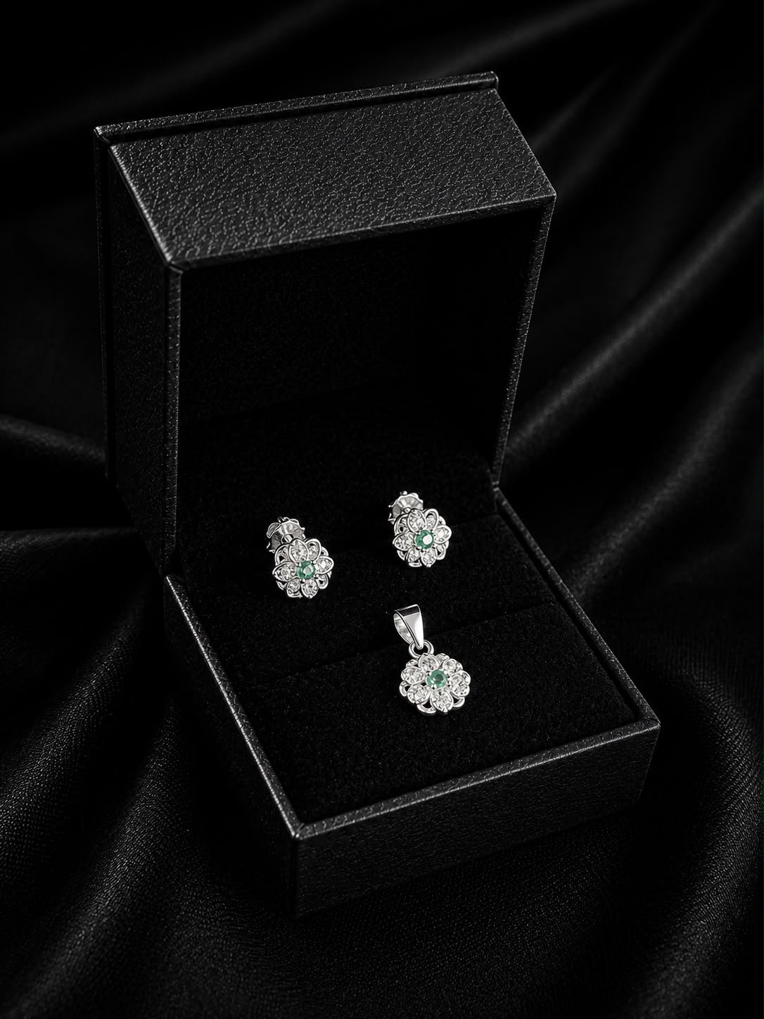 SET FLORA ESMERALDA 2.16gr / PLATA (Joya)