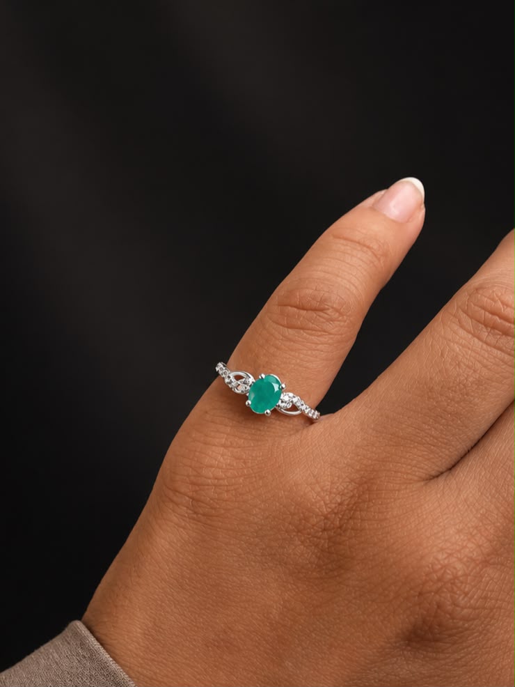 SOLITARIO CLEO ESMERALDA 1.27gr / TALLA 6 3/4 / PLATA (Joya)