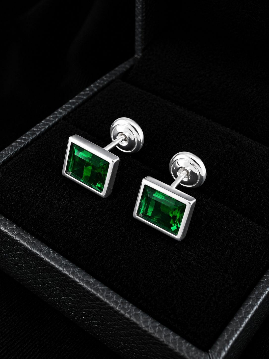 TOPOS CUADRADO CIRCON VERDE 0.92gr / PLATA (Joya)